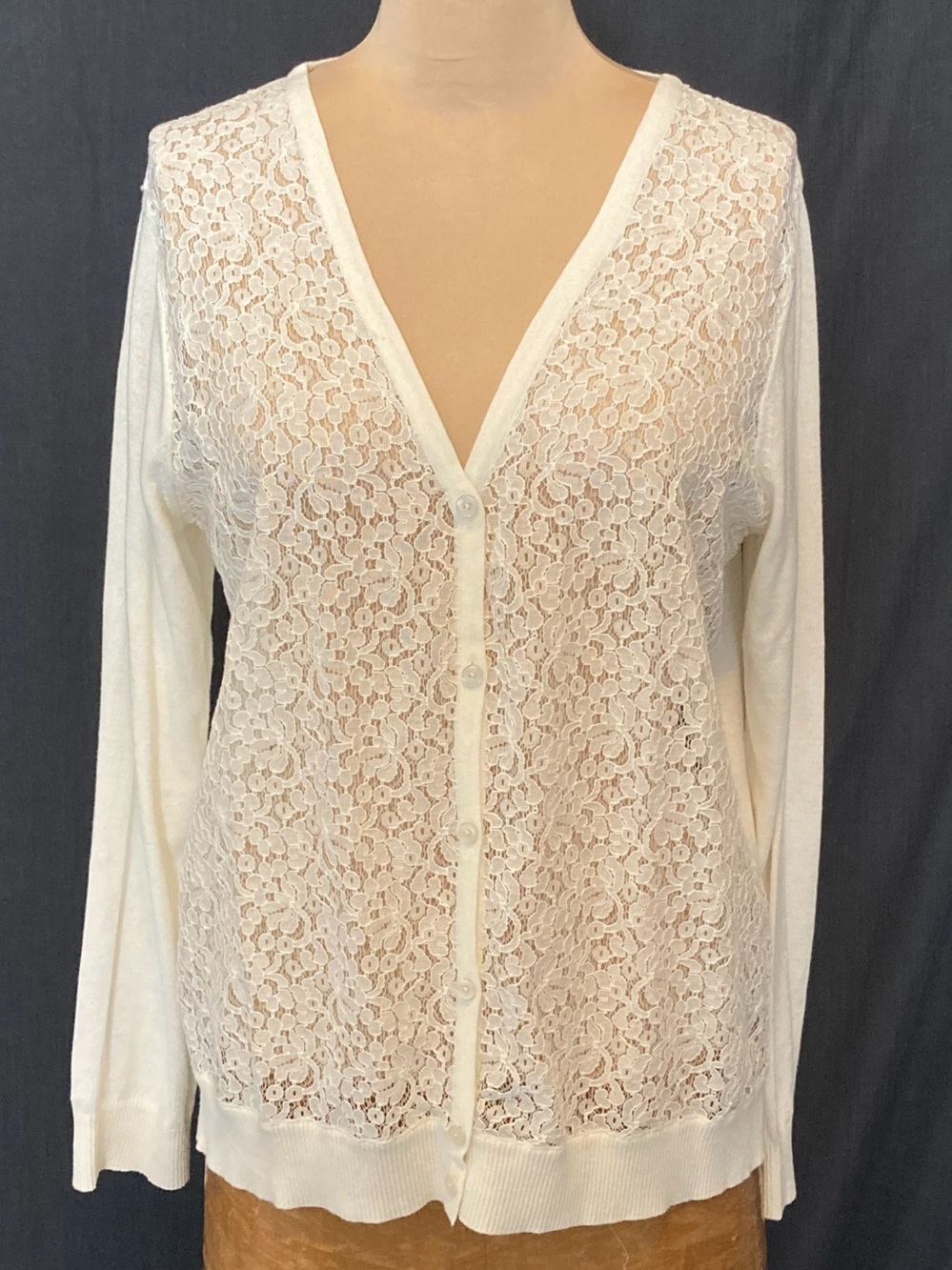 Bass Cream Lace Front Button Up Long Sleeved V-Neck Cardigan | Cotton Blend